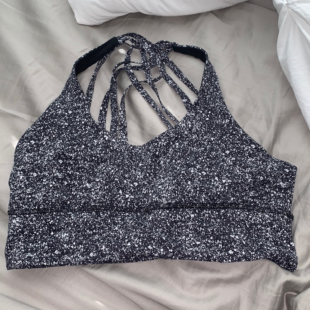 Lulu lemon free to be moved